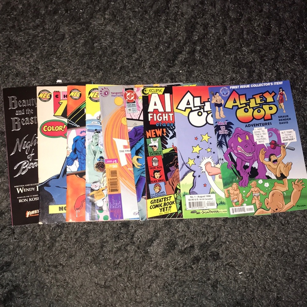 9 pack of comic books